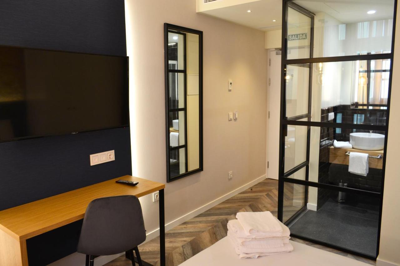 Hotel Alda Galeriآكورونيا المظهر الخارجي الصورة