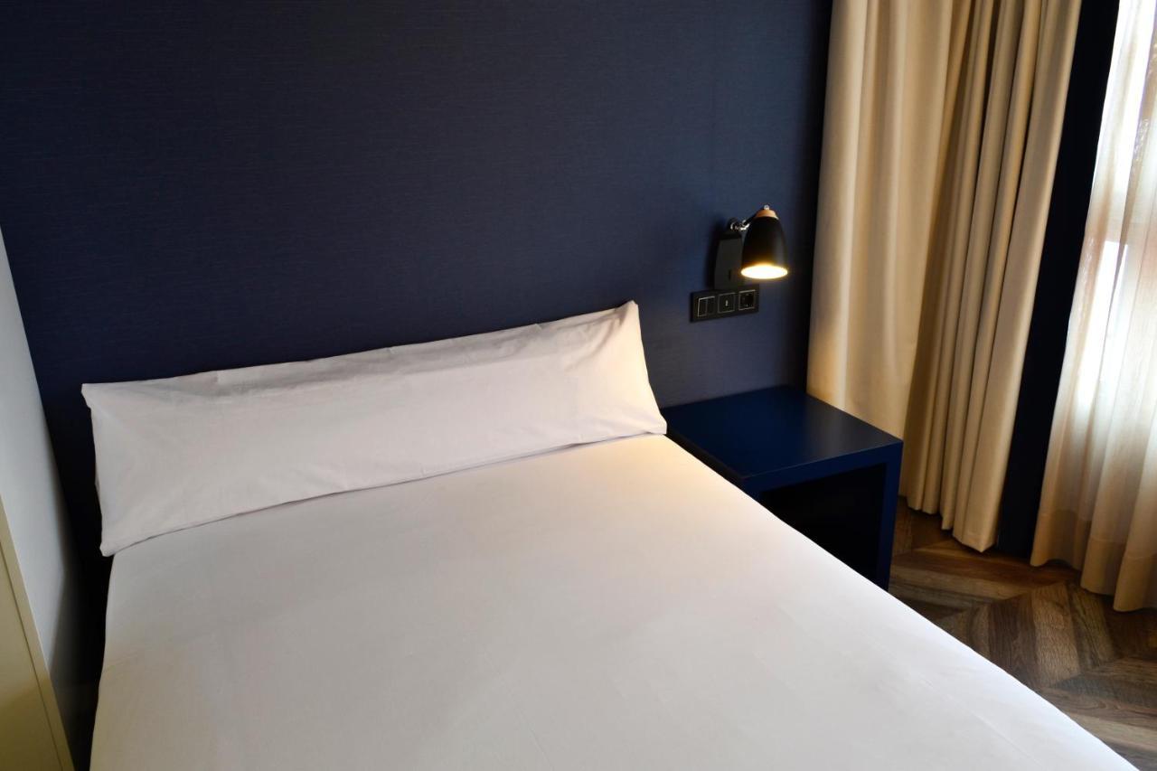 Hotel Alda Galeriآكورونيا المظهر الخارجي الصورة