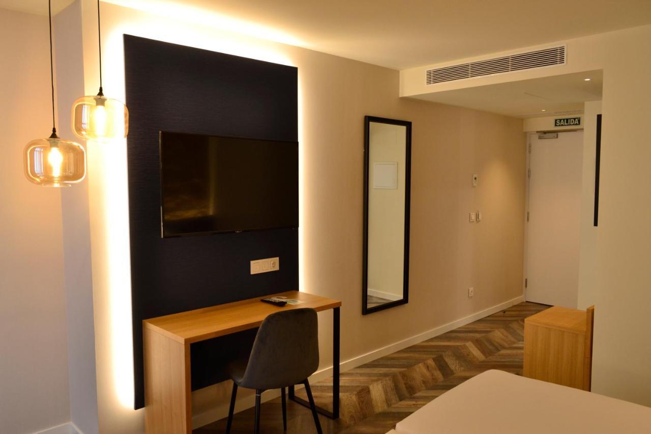 Hotel Alda Galeriآكورونيا المظهر الخارجي الصورة